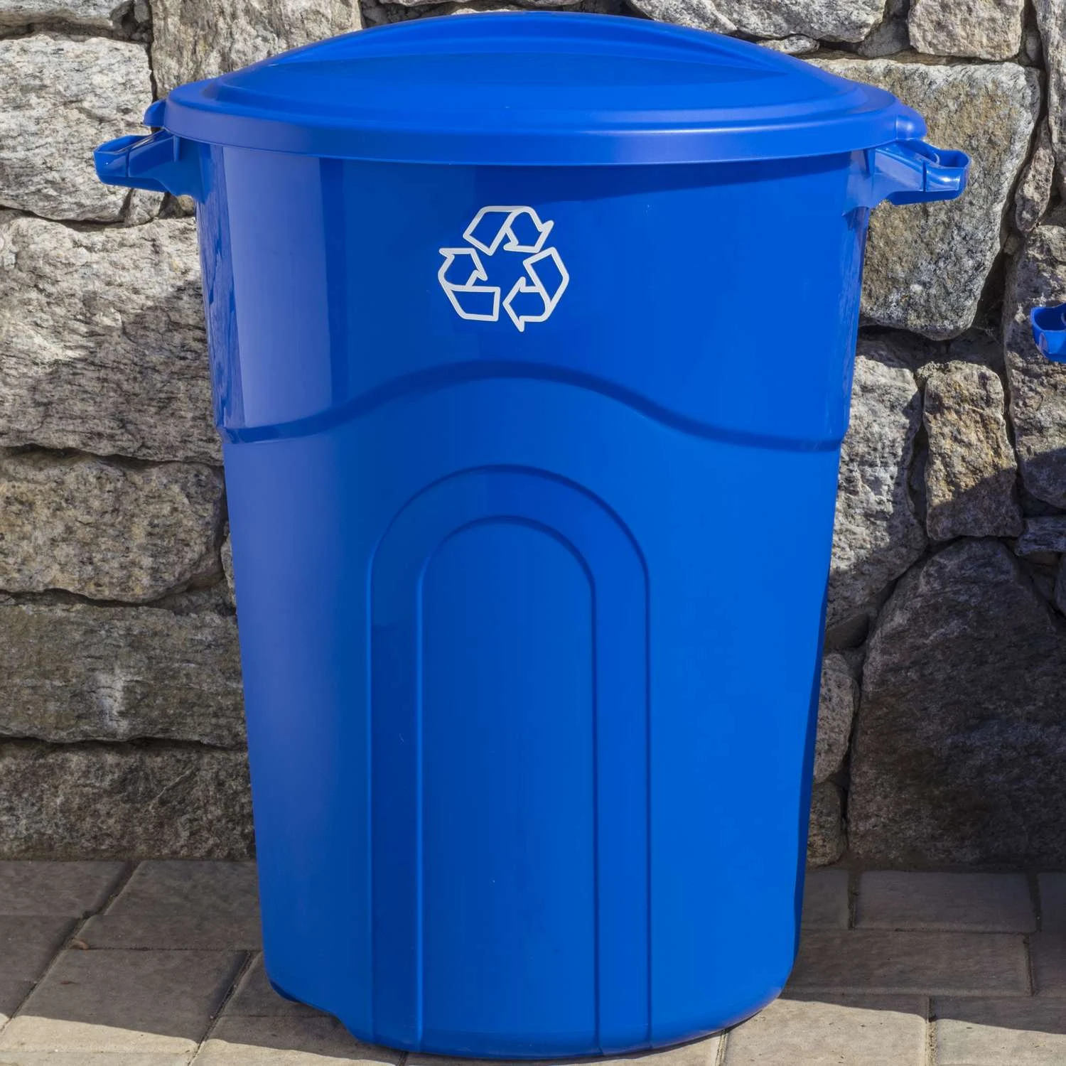 United Solutions 32 Gal Blue Plastic Garbage Can Lid Included 2 United Solutions 32 Gal Blue Plastic Garbage Can Lid Included - Image 2
