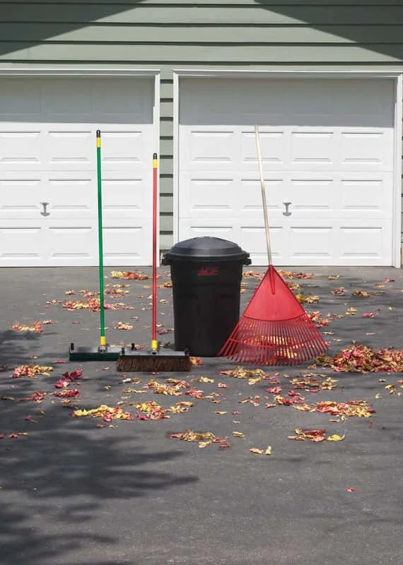 Ace 32 Gal Black Plastic Garbage Can Lid Included 2 Ace 32 Gal Black Plastic Garbage Can Lid Included - Image 2